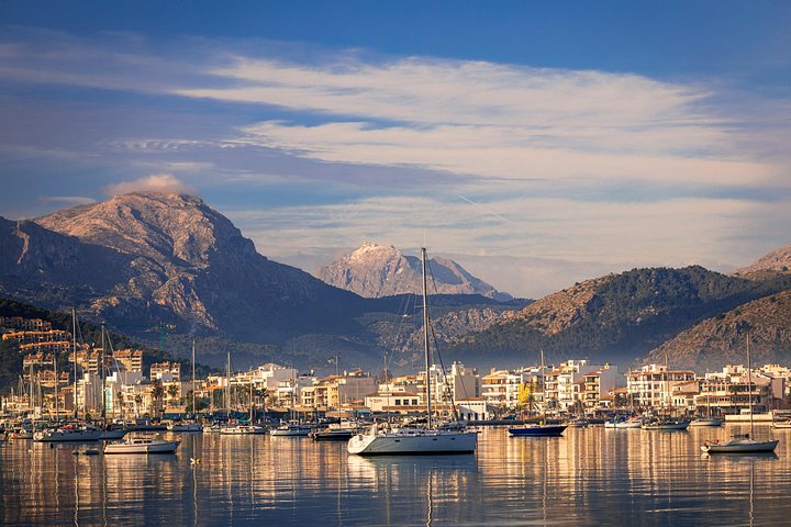 Formentor zu Land und zu Wasser mit traditionellem Markt